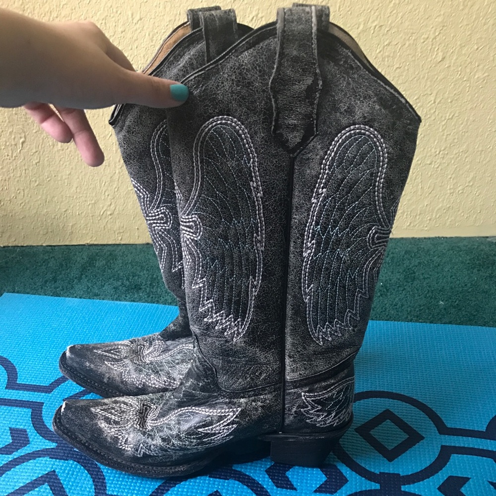 Cowgirl boots. Size 7.
